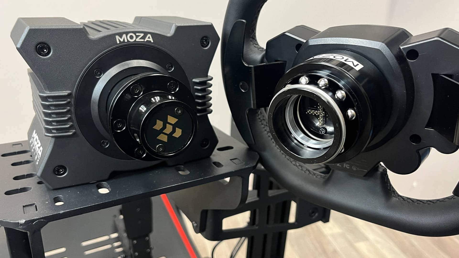 Le Quick release côté base et côté volant