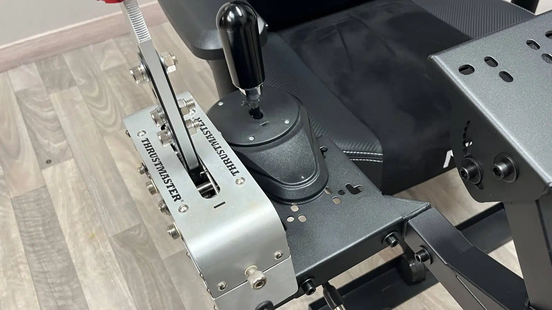 Le support de levier avec un TSS Handbrake et un TH8A