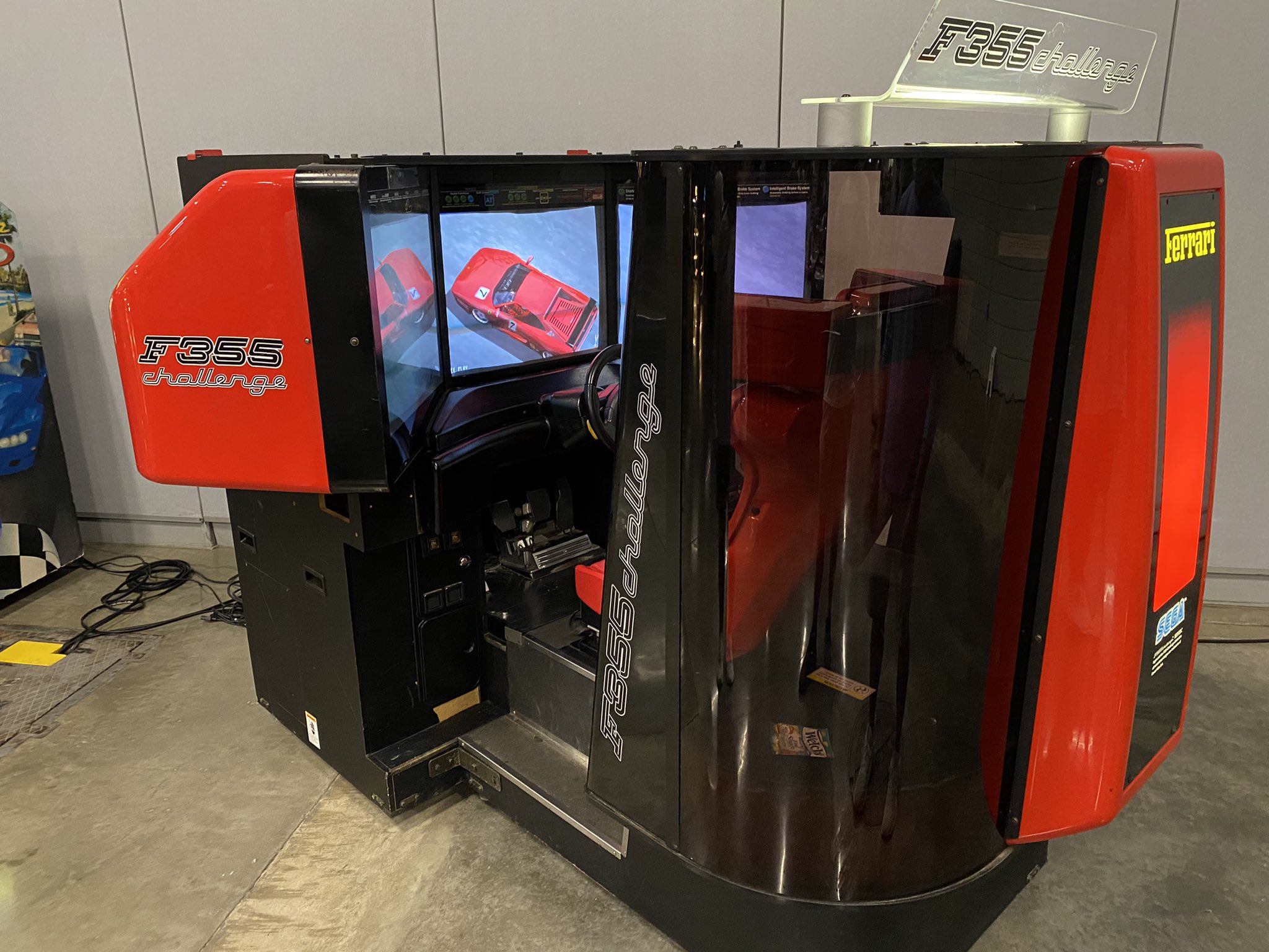 La borne d'arcade F355 Challenge