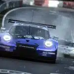 La Porsche 911 RSR aux couleurs Gran Turismo Sophy lancée sur le Nürburgring dans Gran Turismo 7