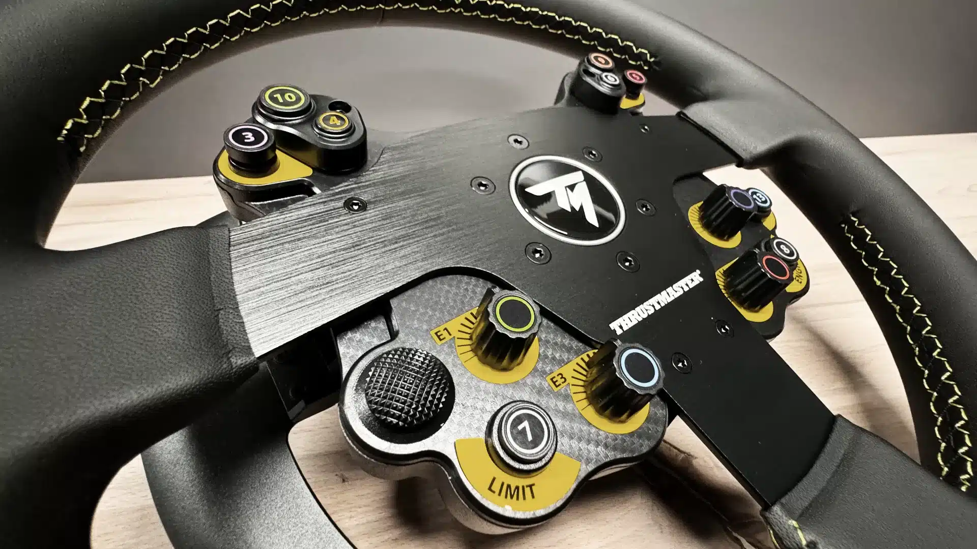 Test Thrustmaster EVO Racing 32R