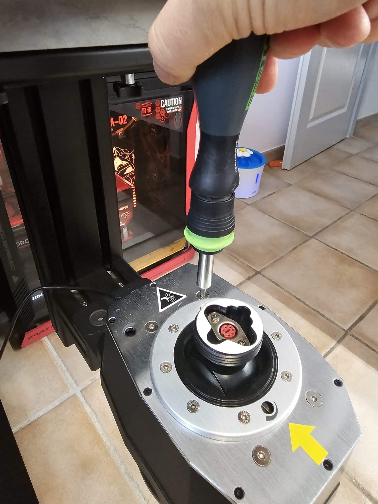 Test Thrustmaster A.V.A