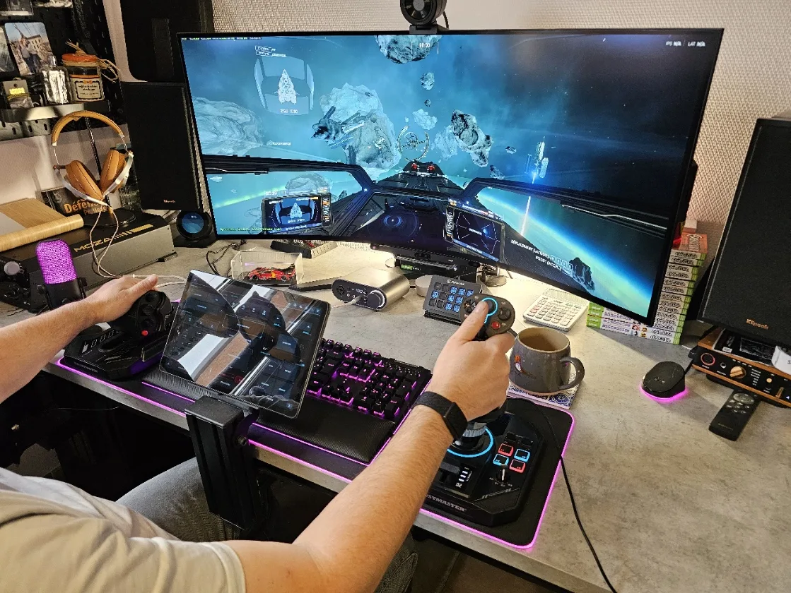 Thrustmaster SOL-R4