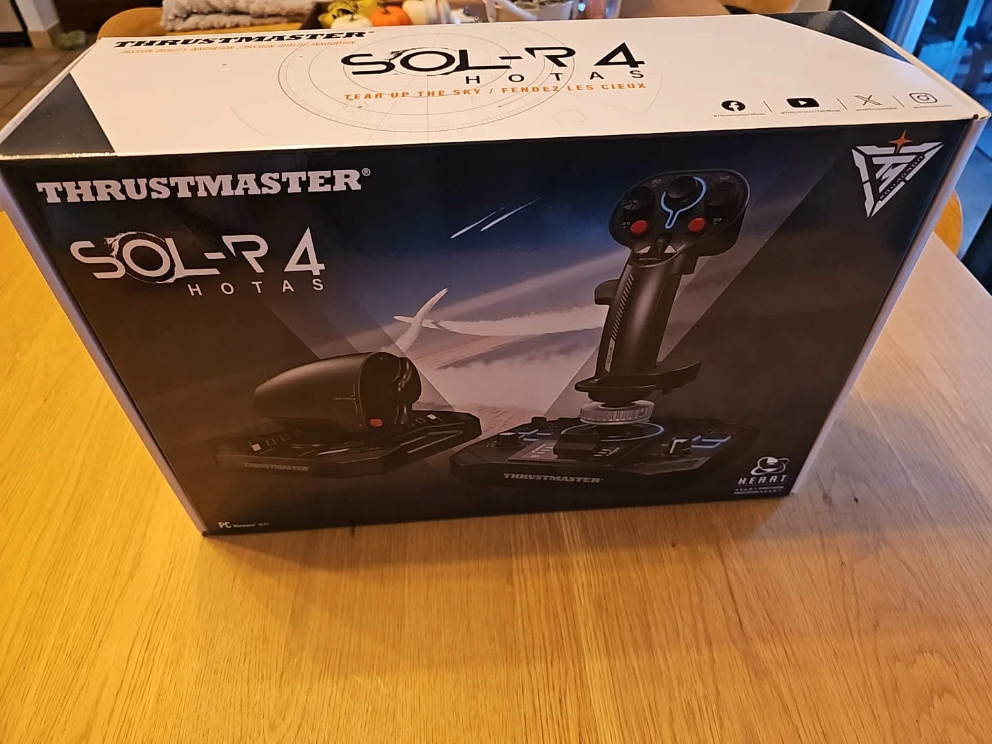 Thrustmaster SOL-R4