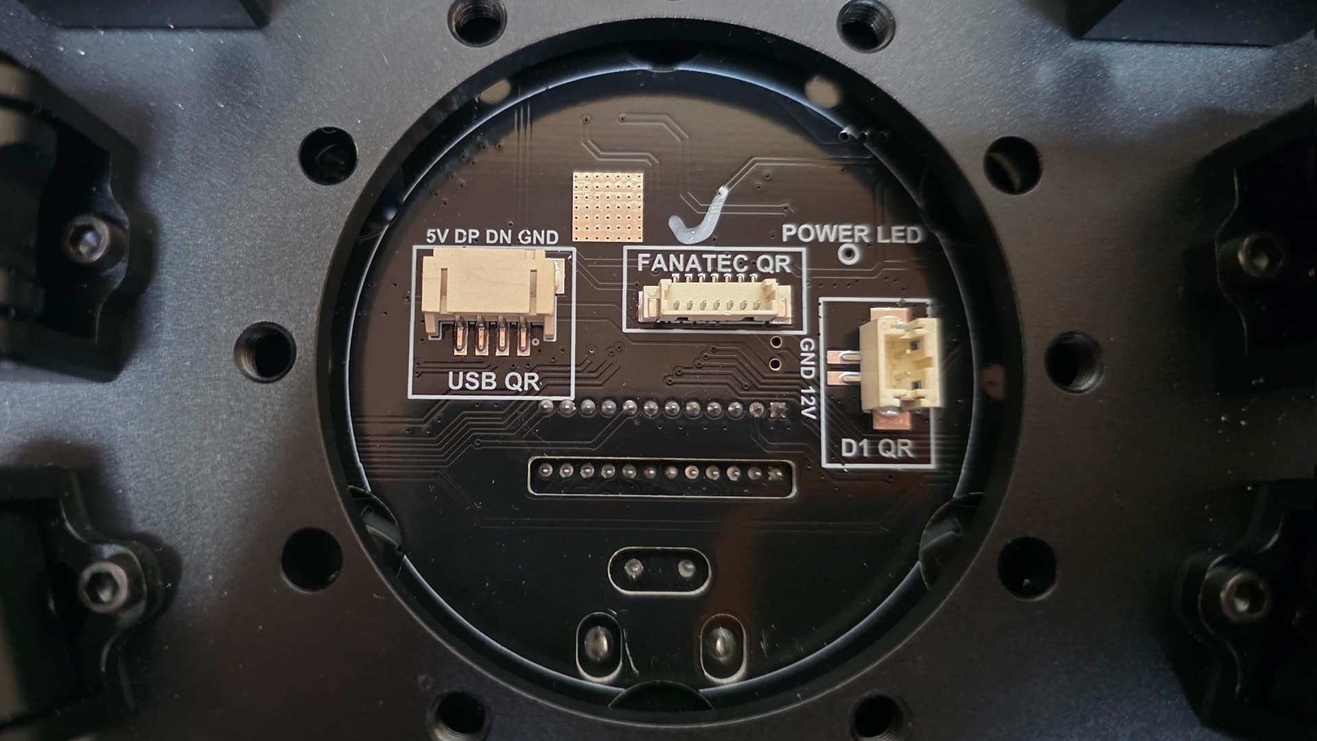 test-volant-leoxz-xf1-connectique
