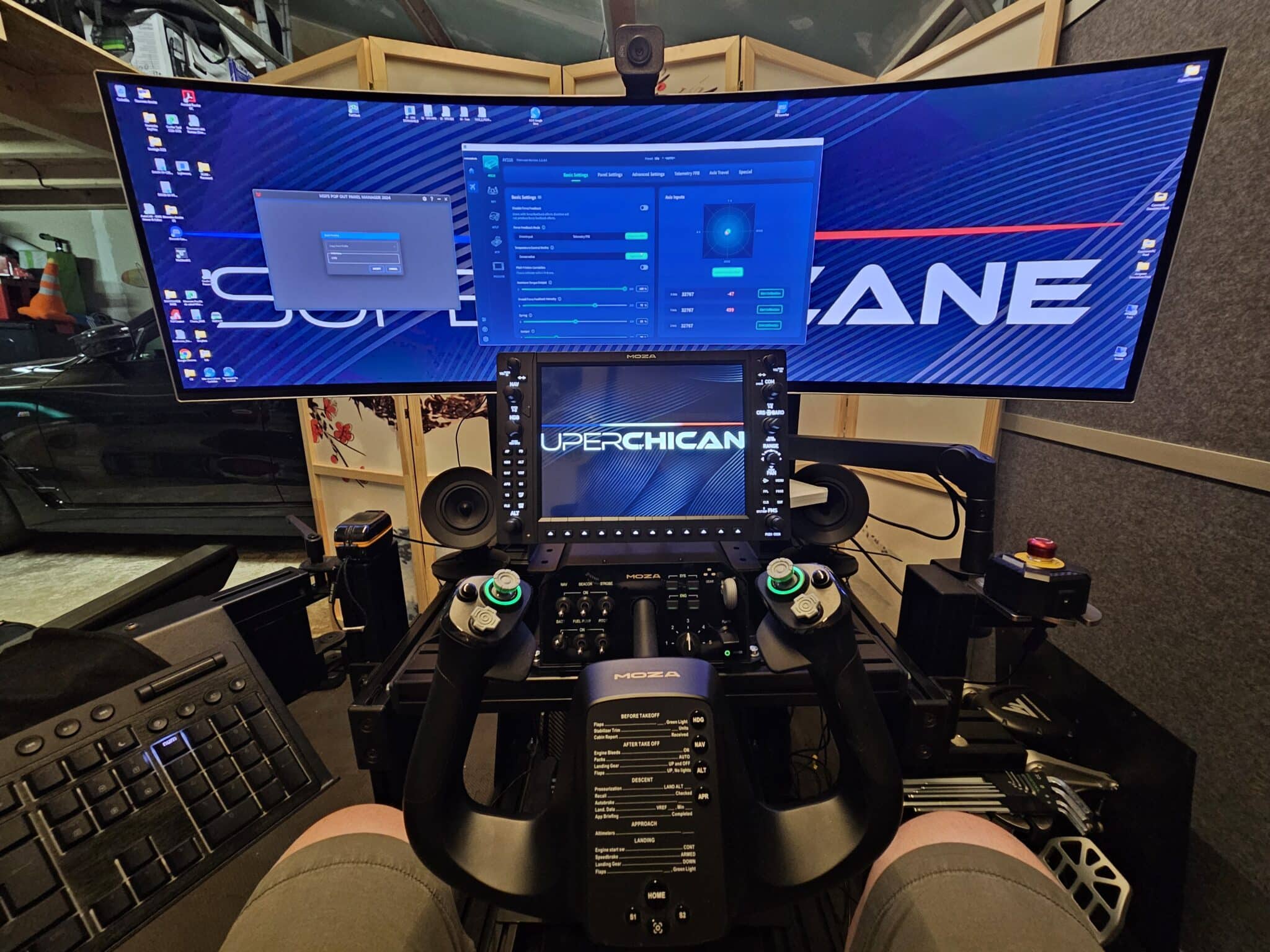 Le MOZA MGX1000 monté sur un cockpit en profilé aluminium
