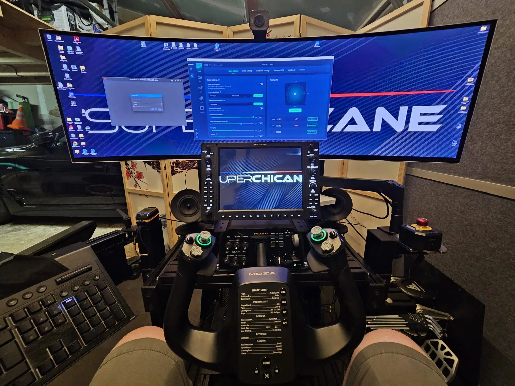 Le MOZA MGX1000 monté sur un cockpit en profilé aluminium