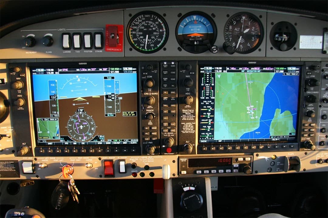 Un Garmin G1000 d'origine installé à bord d'un avion