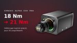 Base Simagic Alpha EVO Pro avec la mention du passage de 18 Nm à 21 Nm