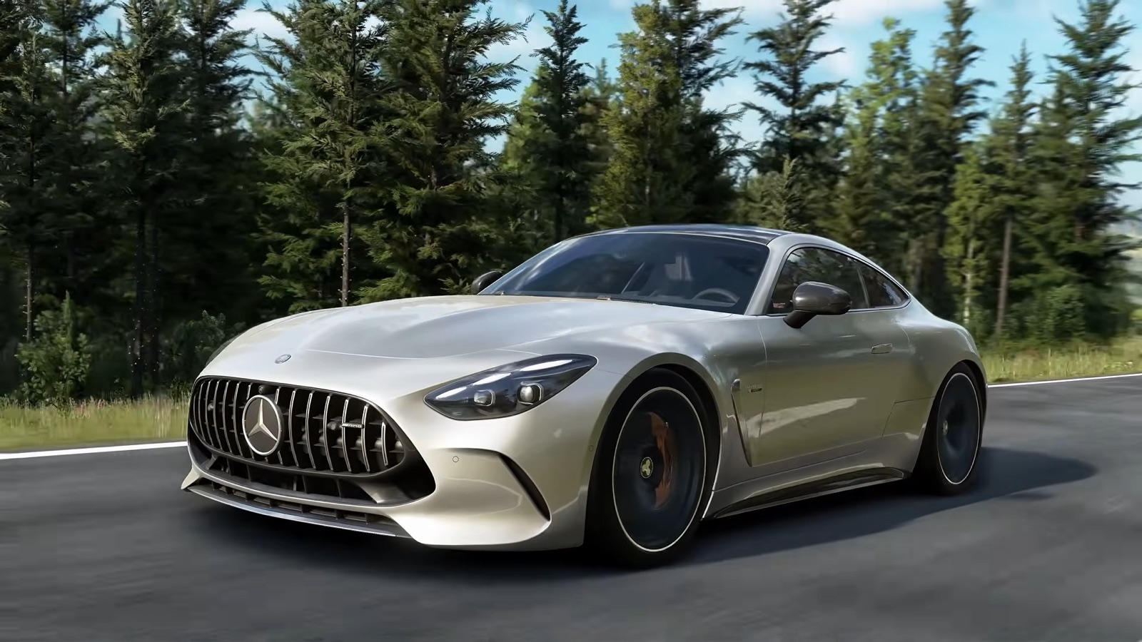 Une Mercedes-AMG GT 63 grise sur une route forestière de l'Eifel, dans Assetto Corsa EVO