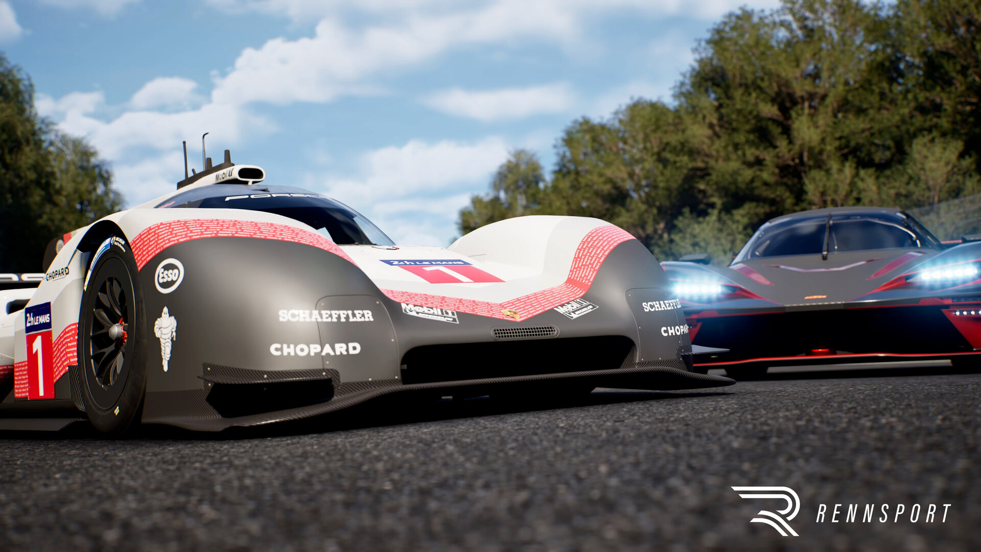 La Porsche 919 Hybrid Evo devant une KTM X-Bow GT2 dans Rennsport