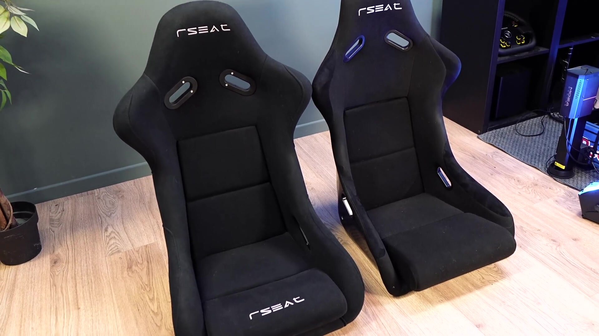 Les baquets RSeat Pro GT, à gauche, et GTS, à droite, posés côte à côte